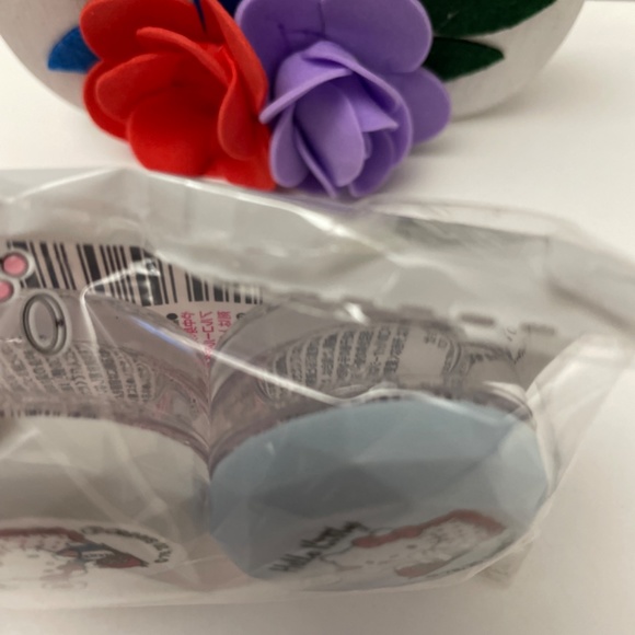 🍀 Sanrio 🍀 Hello Kitty Cream Lotion Travel Case Storage Set 🍀 - Picture 3 of 5